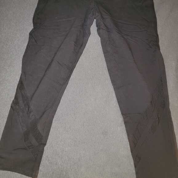Torrid Active Mesh Detail Ankle Legging - 2XL - Black - Picture 2 of 9